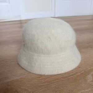 Vintage Y2K Women’s White Angora Blend Winter Bucket Hat Classic Warm Hat
